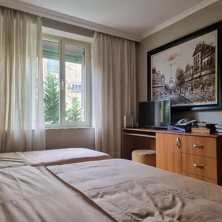 Center Cozy Apartment Tirana