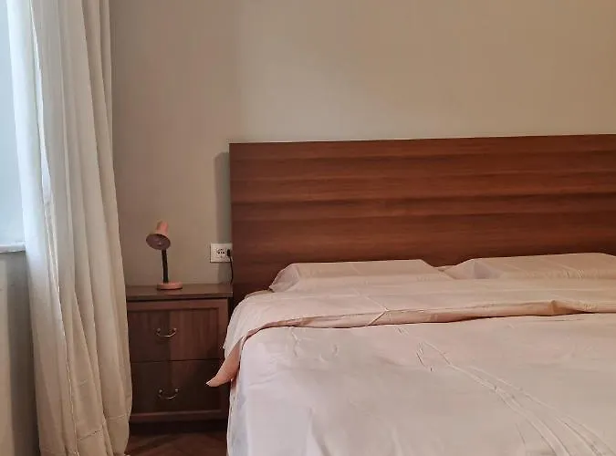 Center Cozy شقة تيرانا